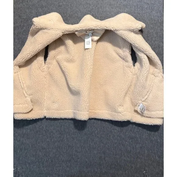 NWT And Now This Heavy Sherpa Lined Cream collared Vest w/buckles Med Oversized - Picture 5 of 7